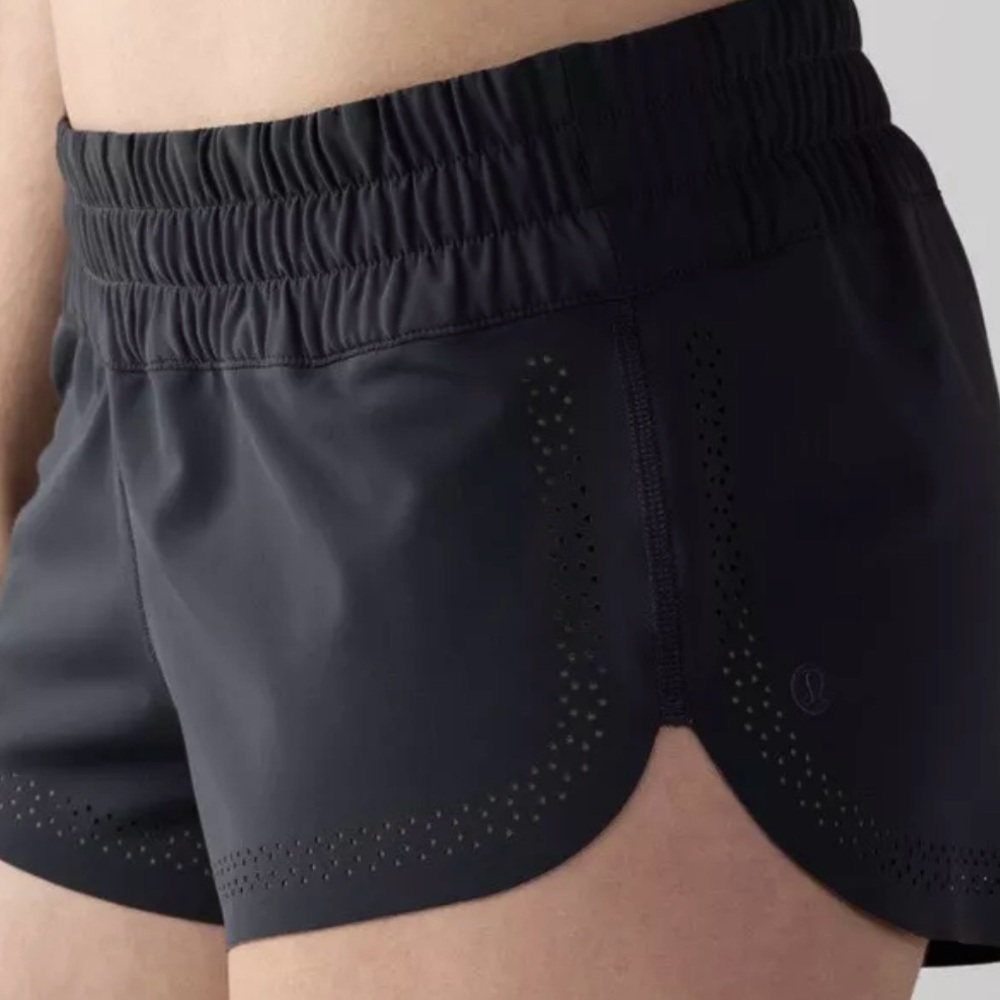 Lululemon Women’s Swell Chaser Shorts